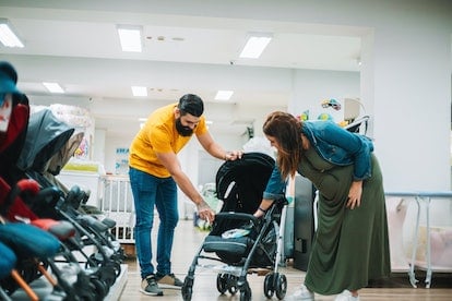 Todo lo que debes considerar al comprar un cochecito de bebé Todo lo que debes considerar al comprar un cochecito de bebé